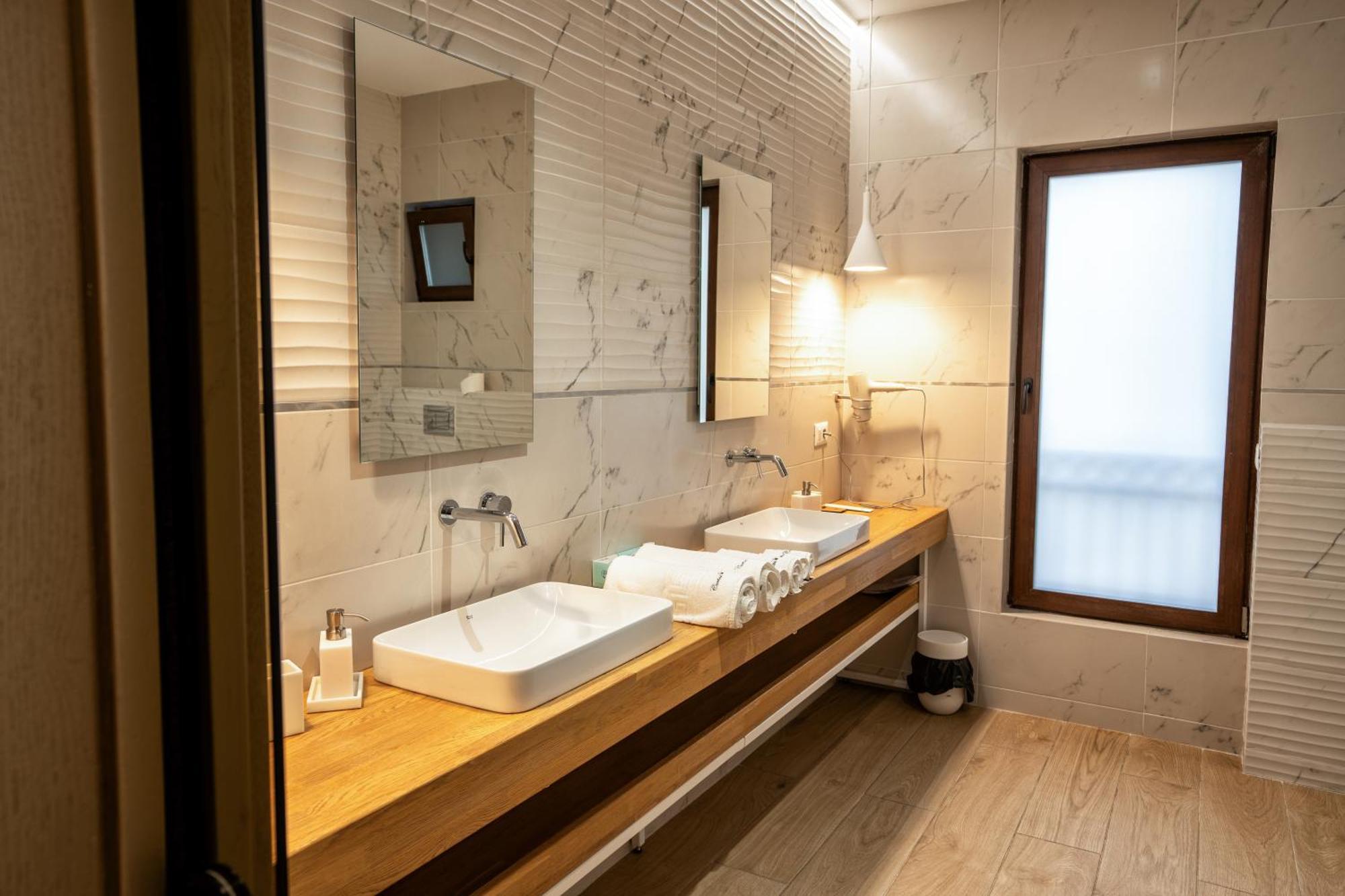Hotel Curtea Veche Curtea de Argeş المظهر الخارجي الصورة
