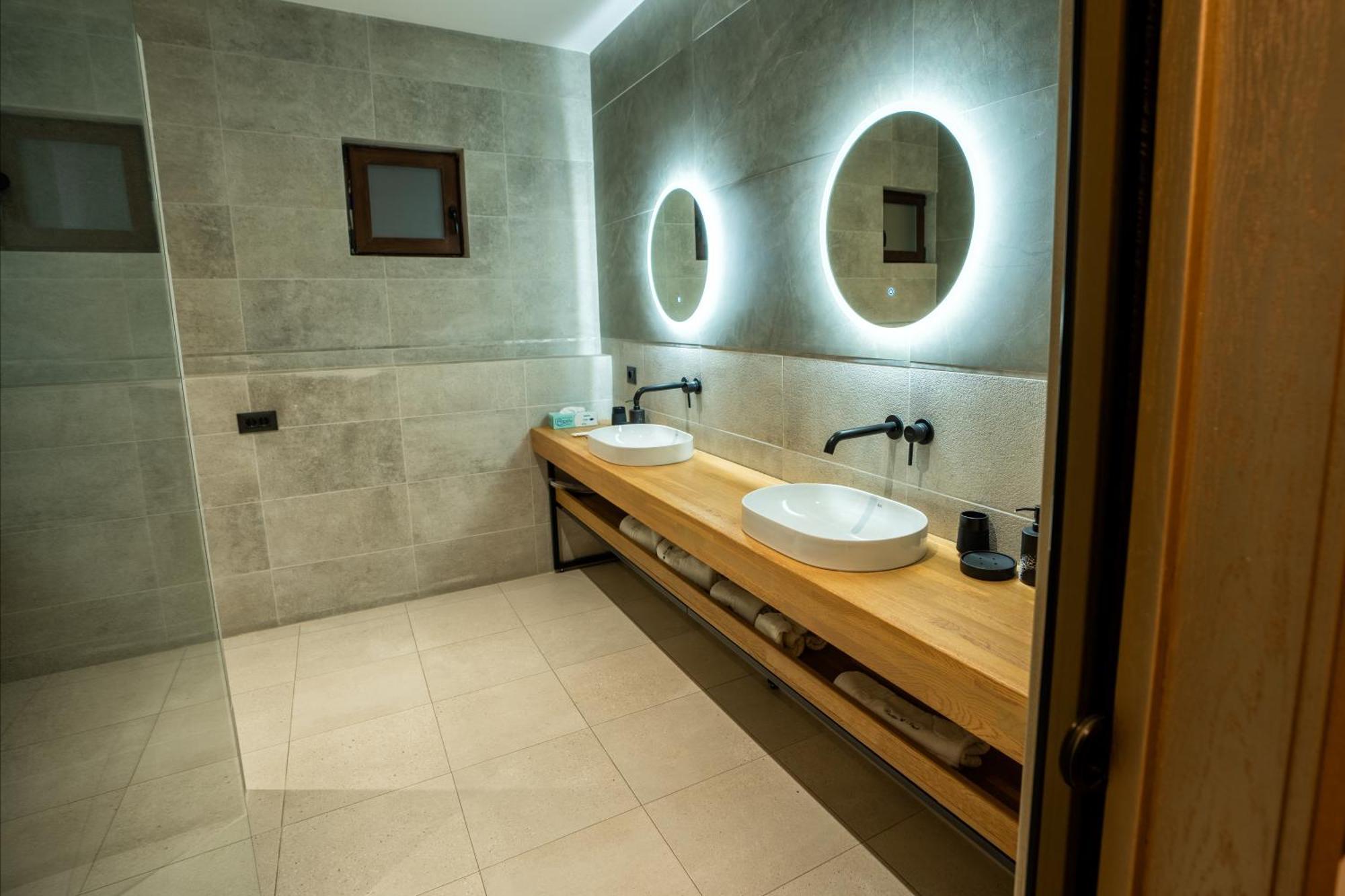 Hotel Curtea Veche Curtea de Argeş المظهر الخارجي الصورة